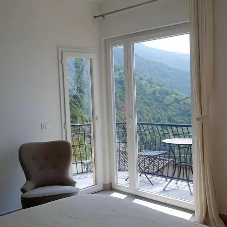 Azzurro Cinque Terre * San Bernardino