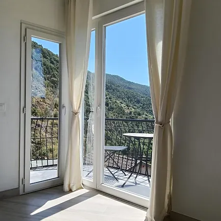 Azzurro Cinque Terre * San Bernardino